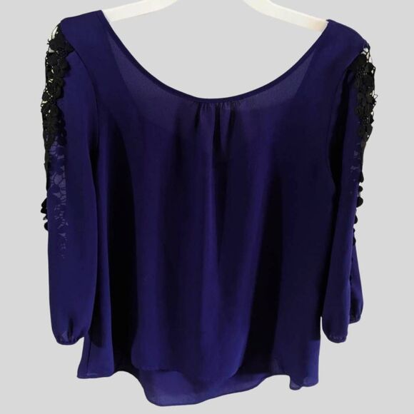 Takara Lace Blouse Women's Size Small Scoop Neck Bow Tie Back 3/4 Sleeve Flowy - Picture 1 of 11